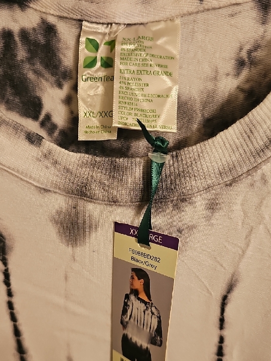 GreenTea Black & White Ombre Tie-Dye Long Sleeve Pullover - Picture 2 of 3
